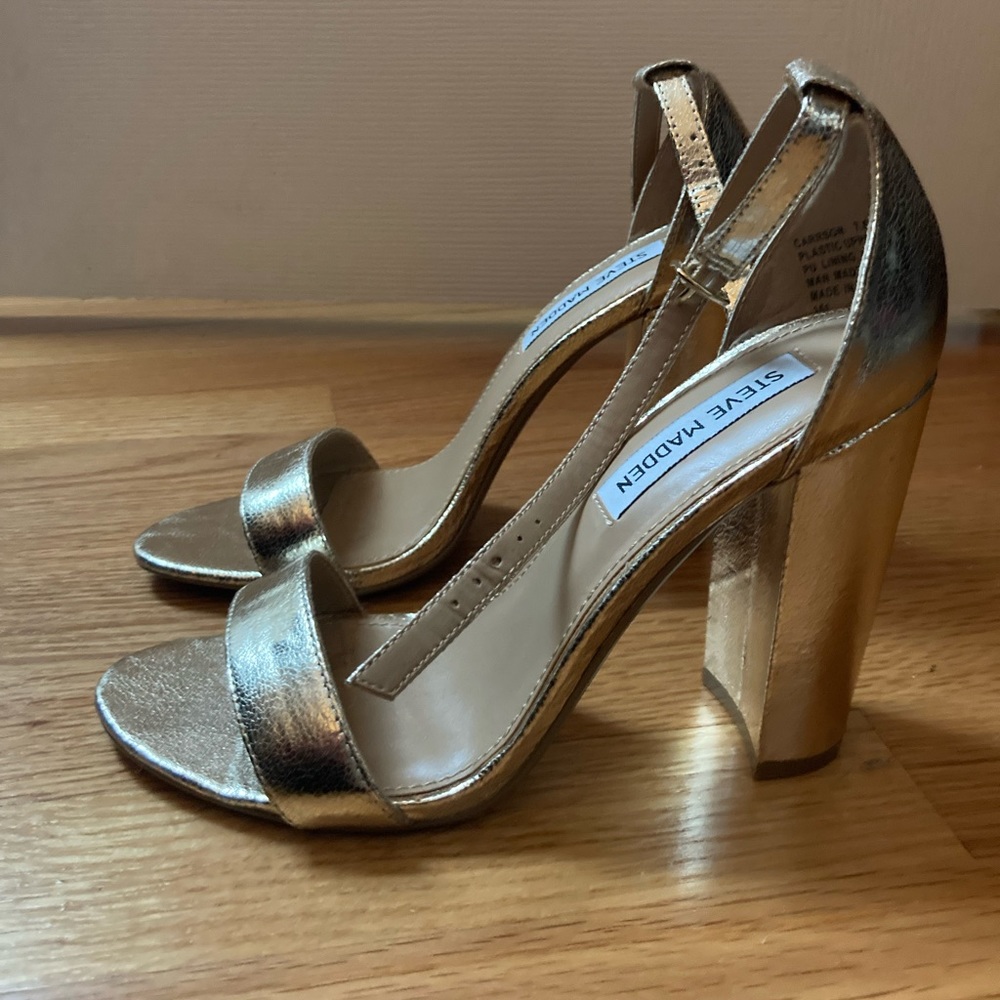 Steve Madden gold pumps, like new, wore once for a couple hours